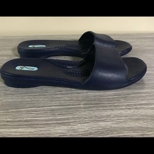Oka B Woman’s Sandals Size M (7-8) Navy